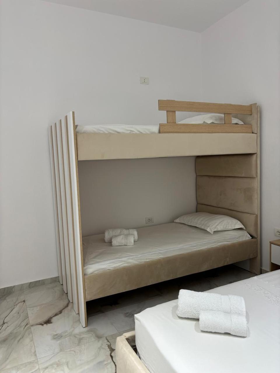 Guest House Adi Hoxha Berat Exterior photo