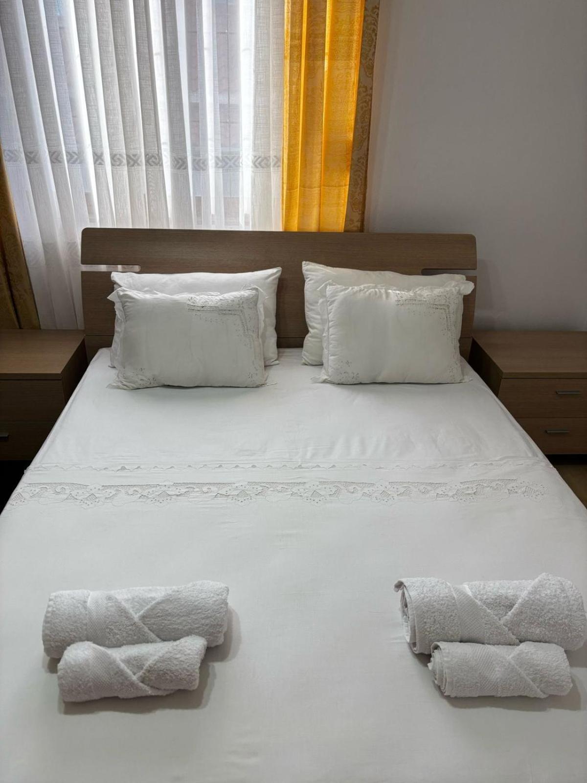 Guest House Adi Hoxha Berat Exterior photo